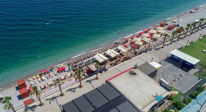 Antalya Konyaaltı Sahili'nde kaçak işgallerin yüzde 90'ı kaldırıldı