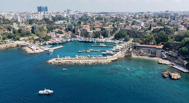 Antalya Mermerli Plajı'nda deniz dibi temizliği