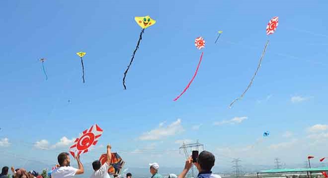 Antalya Serik'te Uçurtma Şenliği