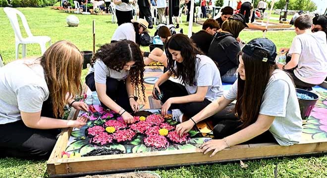 Antalya’da 130 bin çiçekle görsel şov