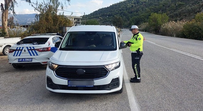 Antalya'da 16 bin 518 araç ve sürücüye para cezası