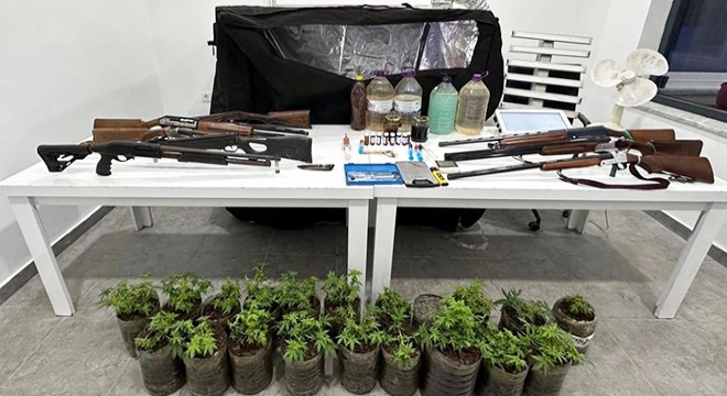 Antalya'da 17 litre sıvı metamfetamin ele geçirildi