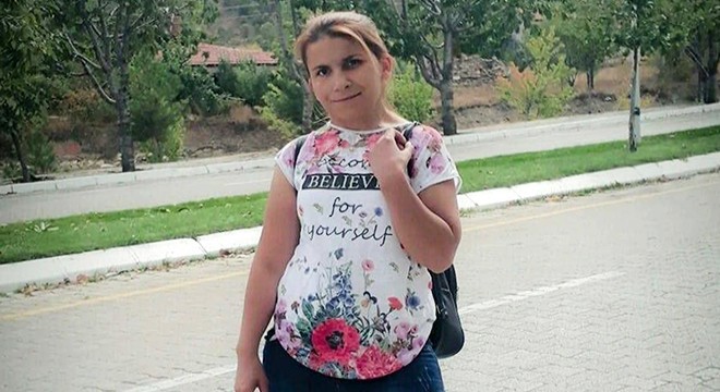 Antalya'da 2 çocuk annesi kazada öldü, sürücü kaçtı