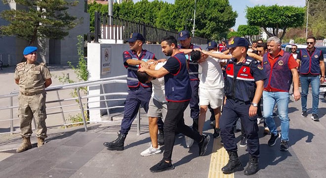 Antalya'da 3 kişinin yaralandığı saldırının şüphelileri yakalandı