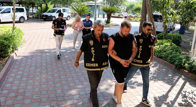 Antalya'da 3 kişiyi, cinsel ilişki bahanesiyle dolandırıp darbettiler