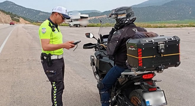 Antalya'da 37 bin 233 sürücüye ceza yazıldı