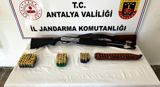 Antalya'da 84 yıl hapisle aranan hükümlü yakalandı