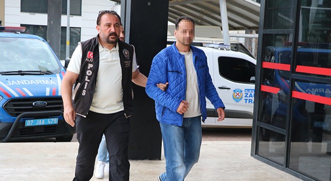 Antalya'da Cumhurbaşkanına hakaretten tutuklandı