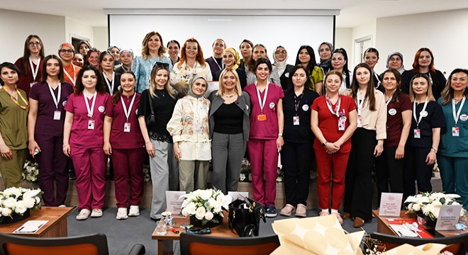 Antalya'da Ebeler Günü Sempozyumu
