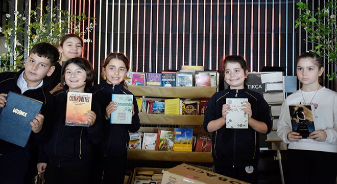 Antalya'da 'Kitap getirene kahve bizden' diye başladı, 6 bin kitap toplandı
