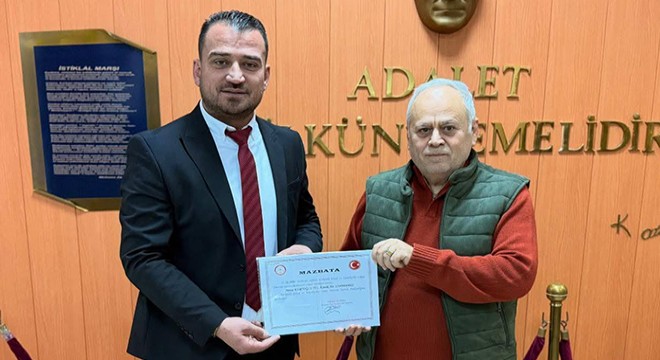 Antalya'da Kurtoğlu, mazbatasını aldı