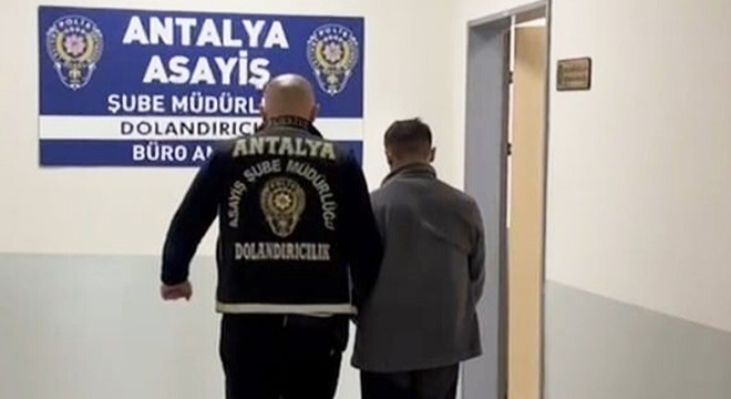 Antalya'da 'MİT görevlisiyim' diyen dolandırıcı tutuklandı