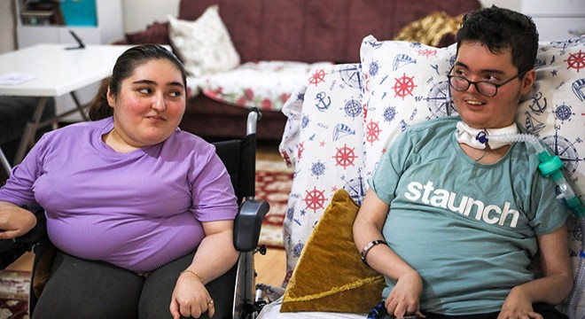 Antalya'da SMA'lı kardeşler, mizah videoları ile yaşama tutunuyor