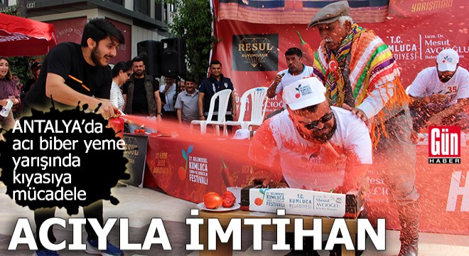 Antalya'da acı biber yeme yarışında kıyasıya mücadele