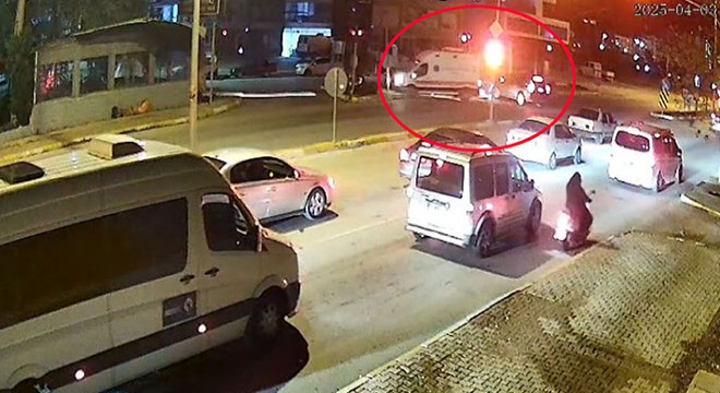 Antalya'da ambulansla cip çarpıştı: 9 yaralı