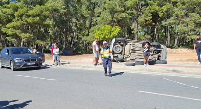 Antalya'da anne ve iki çocuğu trafik kazasında yaralandı
