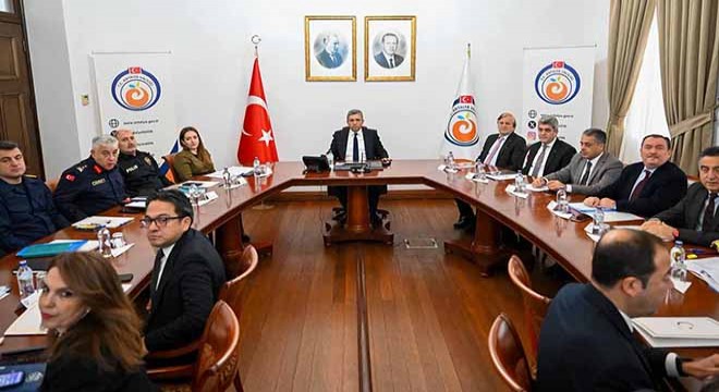 Antalya'da aşırı yağışlara karşı tüm kurumlar teyakkuzda