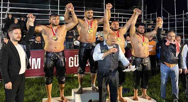 Antalya'da belediye güreşçisinden üçüncülük