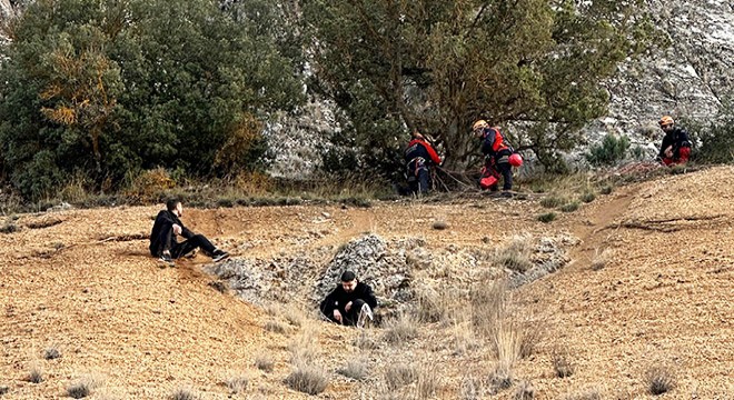 Antalya'da dağda mahsur kalanları AFAD kurtardı