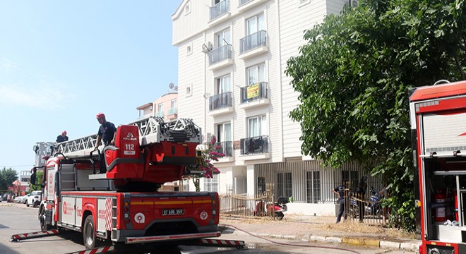 Antalya'da dairedeki yangın büyümeden söndürüldü