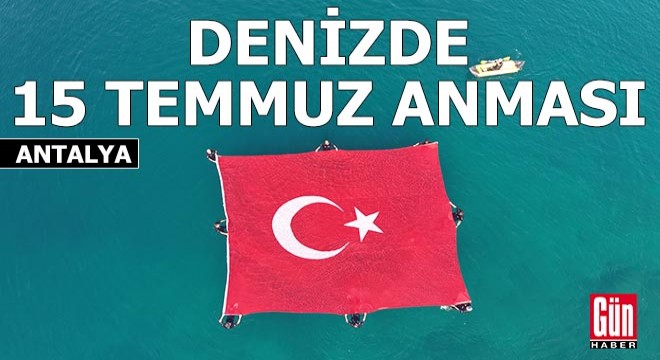 Antalya'da denizde '15 Temmuz' anması