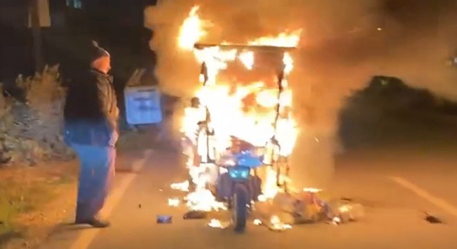 Antalya'da elektrikli motosiklet yandı