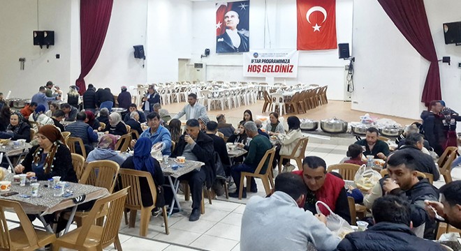 Antalya'da esnaf iftarda buluştu