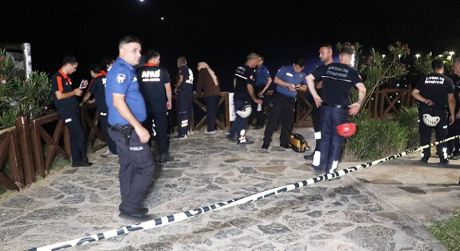 Antalya'da falezlerden denize düştüğü iddia edilen kişi aranıyor