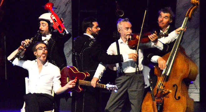 Antalya'da festival oyunlarına yoğun ilgi