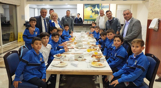 Antalya'da futbolcularla motivasyon yemeği