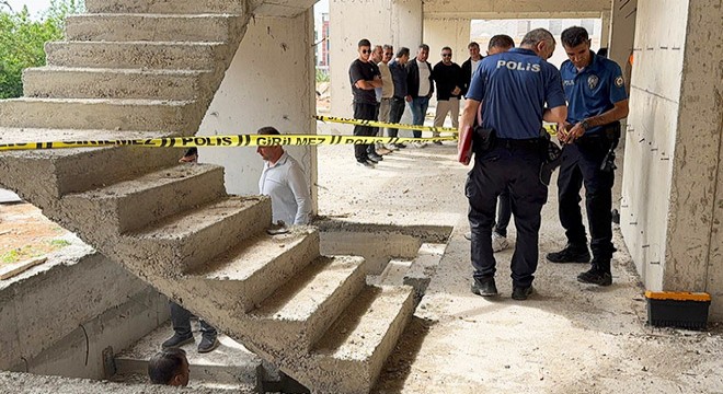 Antalya'da inşaatta işe başladığı gün 4'üncü kattan düşerek öldü