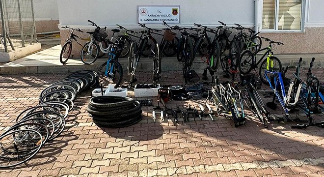 Antalya'da jandarma, çalıntı bisikletleri satan 2 kişiyi yakaladı