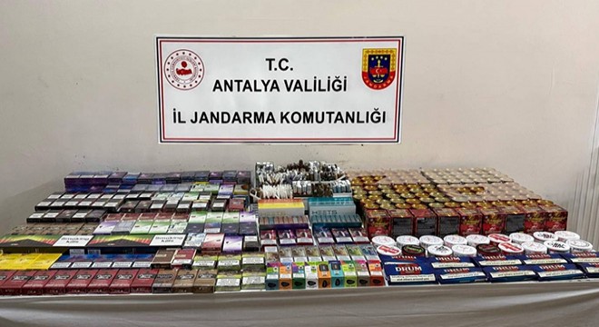 Antalya'da jandarmadan kaçak ürünlere baskın