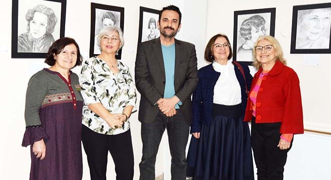 Antalya'da kadın portreleri sergisi