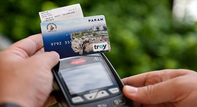 Antalya'da kesilmekten kurtarılan ağaçlar nefes oldu