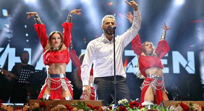 Antalya'da kortej ve konserle 19 Mayıs kutlandı