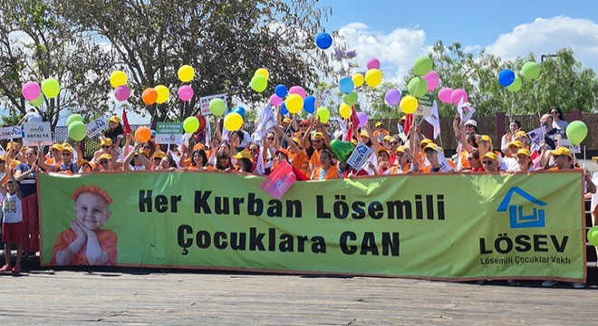 Antalya'da lösemili çocuklar için kortej