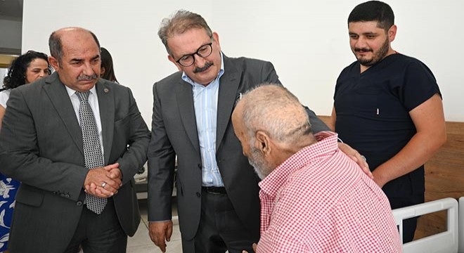 Antalya'da müdürlerden huzurevi ziyareti