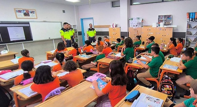 Antalya'da öğrencilere trafik eğitimi