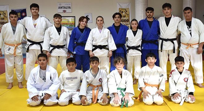Antalya'da judoyu, üniversite hayatlarına taşıdılar