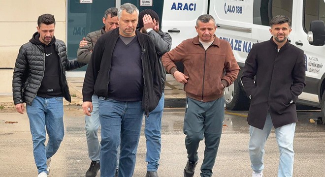 Antalya'da otobüs kazasında ölenlerin cenazeleri alındı