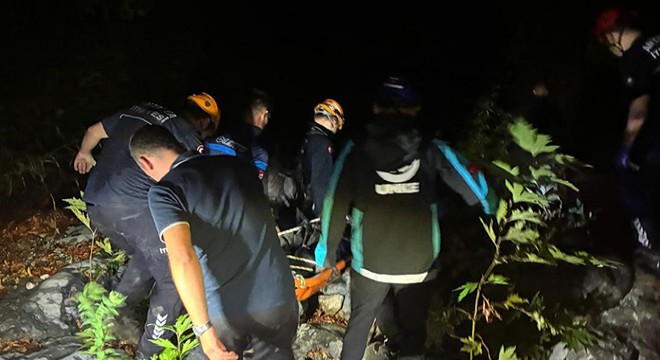 Antalya'da otomobil uçurumdan yuvarlandı: 1 ölü, 1 yaralı