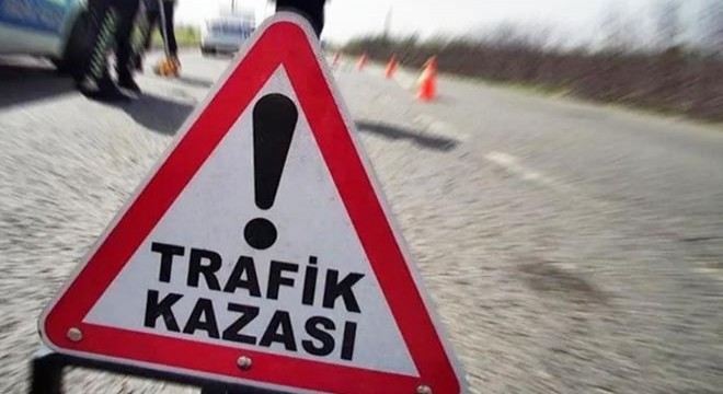 Antalya'da otomobile çarpan motosikletin sürücüsü öldü