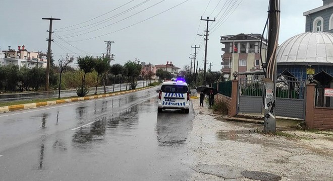 Antalya'da otomobilin çarptığı yaya yaralandı