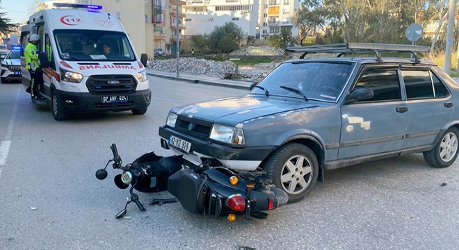 Antalya'da otomobille motosiklet çarpıştı: 1 yaralı