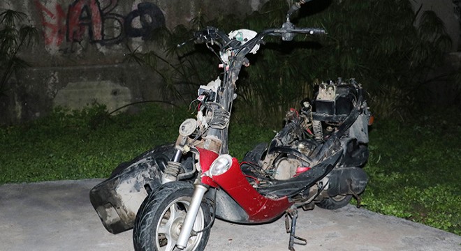 Antalya'da parkta motoru sökülmüş motosiklet bulundu