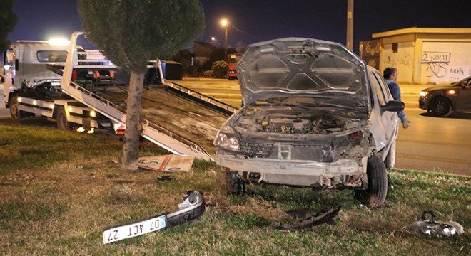 Antalya'da refüje çıkan otomobilin sürücüsü yaralandı