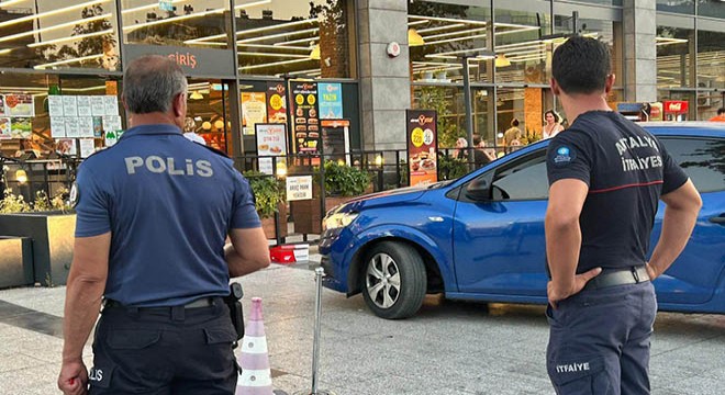 Antalya'da restoran bacasında yangın çıktı