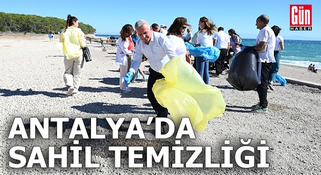 Antalya'da sahil temizliği