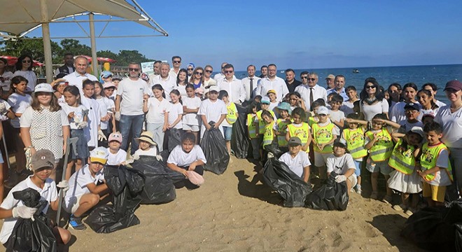 Antalya'da sahilde temizlik etkinliği